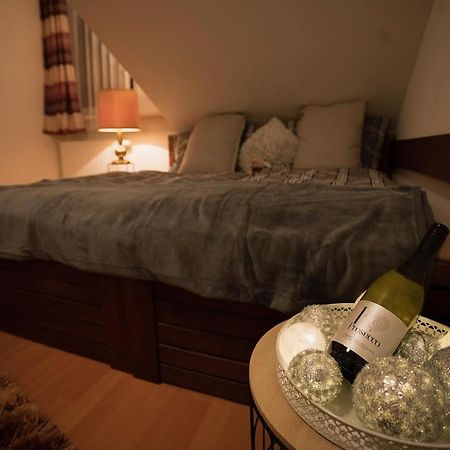 Hausfrymburk Villa Eksteriør billede